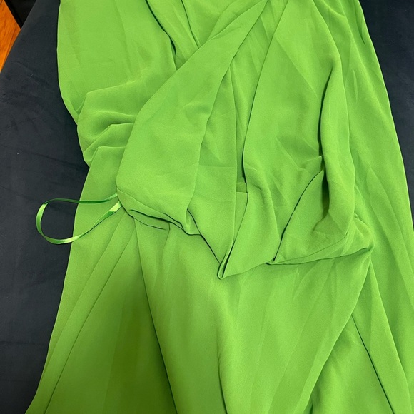 RUNAWAY THE LABEL MAXI DRESS GREEN SIZE SMALL - Picture 2 of 3